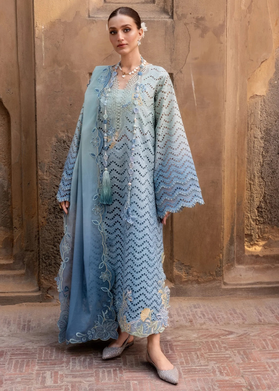 CRIMSON FLOW | EMBROIDERED LAWN UNSTITCHED 3-PIECE SUIT